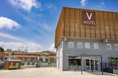 V Hotel Hotels near Saint Domenico