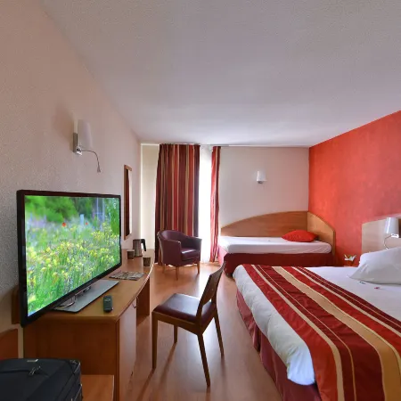 Brit Hotel Confort Nîmes Ouest - A9 Sortie 25