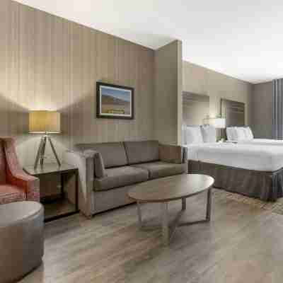 Best Western Plus at la Crescent Event Center Rooms