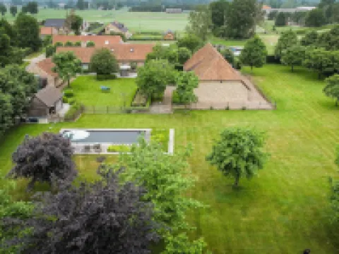 1 Bed Villa - Sleeps 2 - Garden - Parking - Wifi ペーアーのホテル