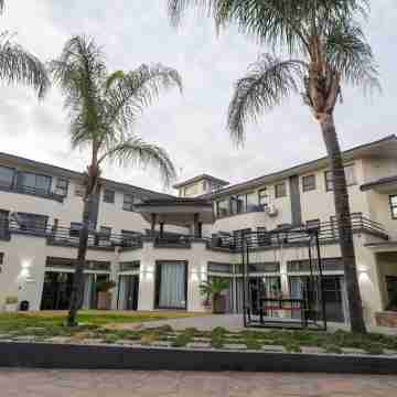 Anew Hotel & Convention Centre or Tambo Johannesburg Hotel Exterior