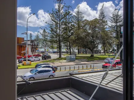 The Laneway Villas by Burleigh Letting Company