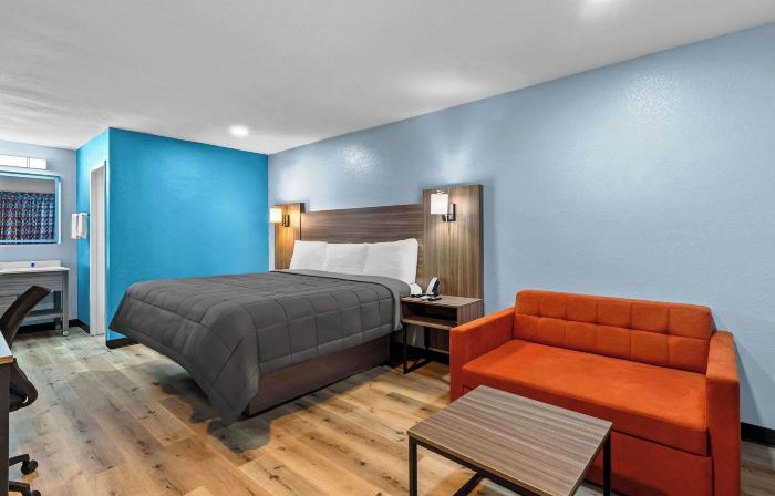 Rodeway Inn & Suites