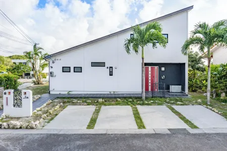 1688 House Churaumi Отели рядом с достопримечательностью «Bise-Fukugi Tree Road»