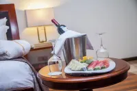 The Apartel Hotel a Botsomtwe