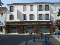 Le Tout VA Bien Hotels in Valence