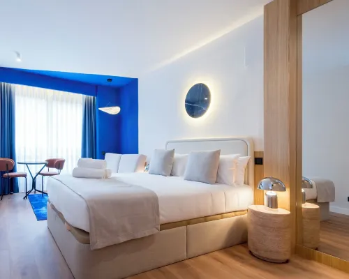 Iconic Suites Hotels near Concha Espina Metro Station