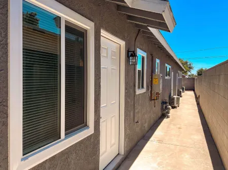 Modern Retreat with Spacious Yard & Cozy Interiors