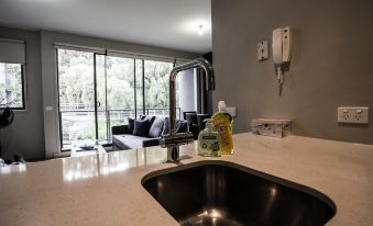 ReadySet Apartments on Altona