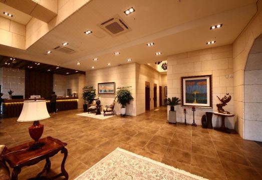 베니키아 더 에이치 호텔