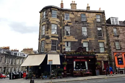 Joivy Bright New Town 2 Bed Apt - 5 Mins to Princes St Hotels in Broughton