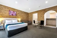 Comfort Inn & Suites Manhattan Hotels in Kilburn