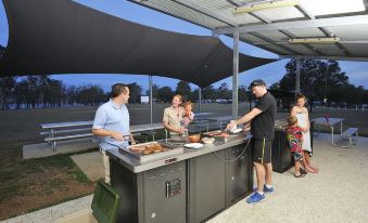 Nrma Lake Somerset Holiday Park