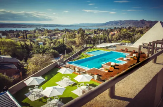 Eleton Resort & Spa โรงแรมใน