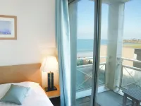 Residence Reine Marine Hotels near Parame