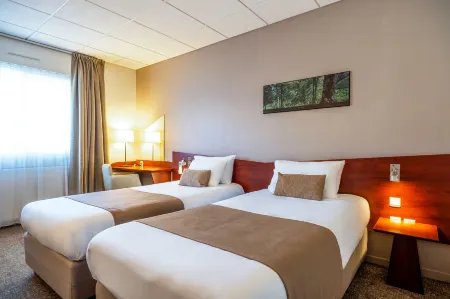 Quality Hotel Pau Centre Bosquet Отели в г. Пау