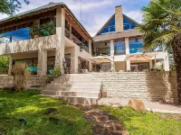 Vaal River Yolo Spaces – Vaal River Bush Lodge Hotels in Northern Free State