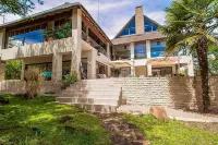 Vaal River Yolo Spaces – Vaal River Bush Lodge Hotels near Maccauvlei Golf Club
