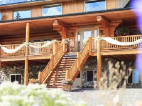 Majestic Valley Wilderness Lodge Hotels in Matanuska-Susitna