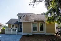 16 Fairway Club Dr Nature's Nook Hotels in Beaufort County