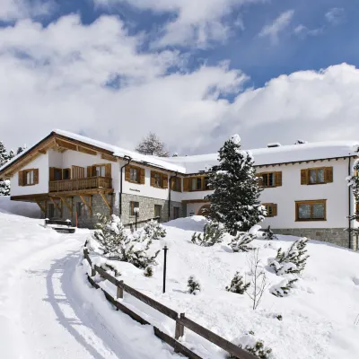 Berghotel Randolins Hotels near Corviglia