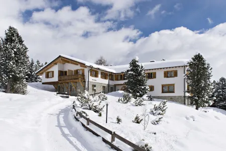 Berghotel Randolins Отели в г. Санкт-Мориц