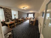 Lauriston & Lawton Court Hotel - فطور