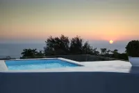 더 아르케스 산토리니