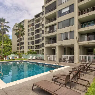 Maluhia Kahakai 2 Bedroom Condo by RedAwning