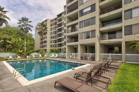 Maluhia Kahakai 2 Bedroom Condo by RedAwning