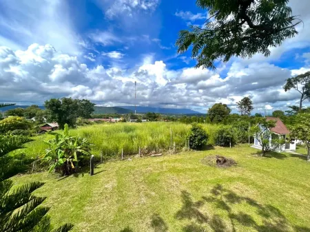 Pruksa View Homestay Отели рядом с достопримечательностью «Tat Mok Waterfall»