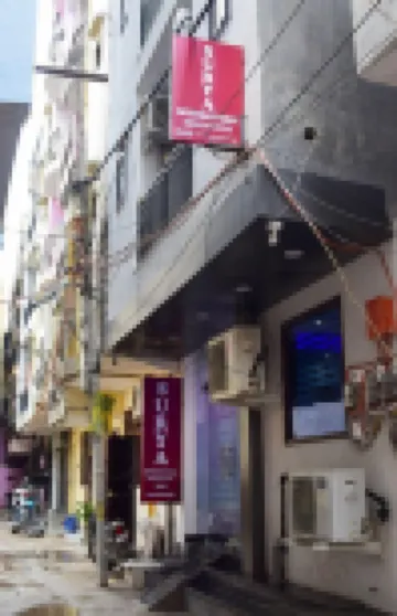 ホテル スーリヤ インターナショナル