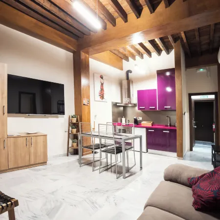 Apartamentos Reyes Católicos by Medina Living