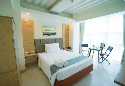 샴브레 호텔 막탄