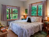 Bent Creek Lodge Bed & Breakfast Hotels near Asheville Regional Airport