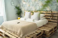 Innit Saltwater Hotels in Brighton and Hove