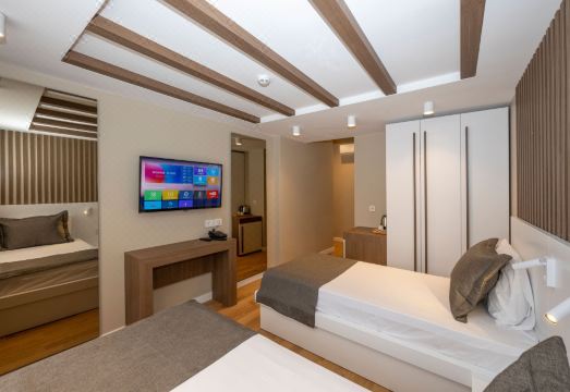 5. 호텔 그랜드 이..