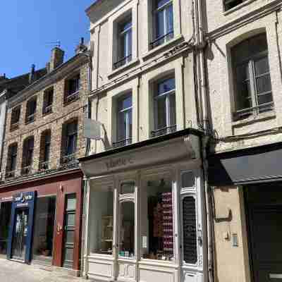 Le Bohemian Chic - 4 chambres en hypercentre de Saint-Omer, idéal pour les groupes Hotel Exterior