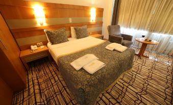 Burcman Hotel