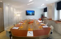 Hotel Gratte-Ciel Ariana Hotels in Vaulx-en-Velin