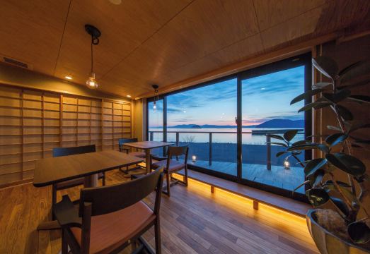 로캰 베니아유 식사