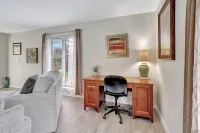 Peaceful Old Charm Oasis Near The Beach in Fort Myers. With Huge Yard, WiFi, AC