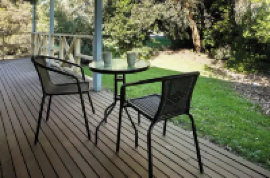 BEAUTIFUL COSY FAMILY HIDEAWAY - FREE WIFI AND FOXTEL - LONG JETTY NOW OPEN!