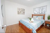 Sunny SparkingClean King bed Apt- CreveCoeurPark