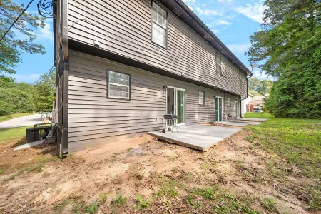 Cozy, modern 2 story townhome!