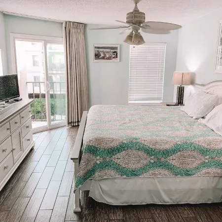 Cozy beach unit setup for vacations with kids or Couples!