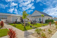 Golf Cart Included,  Shared Pool, Pet Friendly Hotels near University of Texas, Marine Science Institute