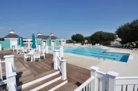 Oceanside Home with Hot Tub and Resort Amenities - Charming Escape