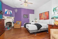 CLOSE TO DOWNTOWN- The Peacock Retreat- Dogs Stay Free