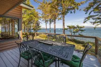 Panoramic Views and Tranquil Nature Escape - Serene Lodge Retreat